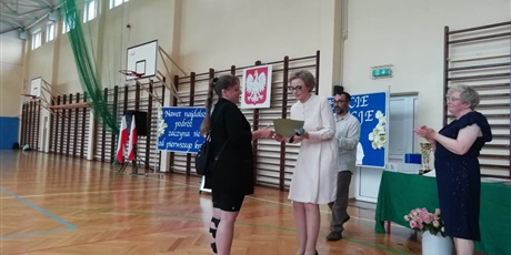 Powiększ grafikę: zakonczenie-roku-szkolnego-454956.jpg