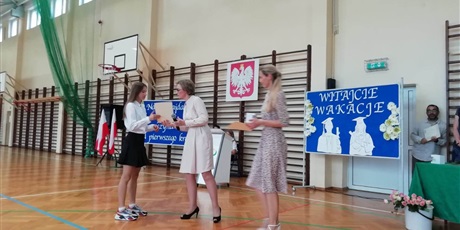 Powiększ grafikę: zakonczenie-roku-szkolnego-454959.jpg
