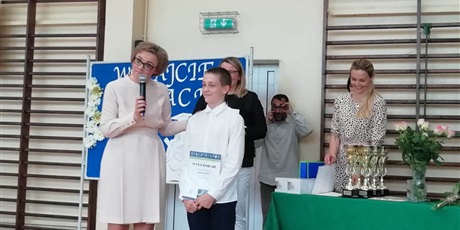 Powiększ grafikę: zakonczenie-roku-szkolnego-454963.jpg