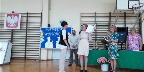 Powiększ grafikę: zakonczenie-roku-szkolnego-454965.jpg